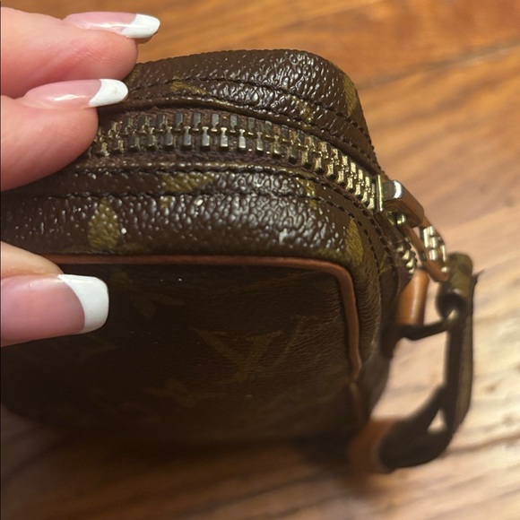 Authentic Vintage Louis Vuitton Monogram Danube 15 Crossbody Bag - Picture 14 of 15
